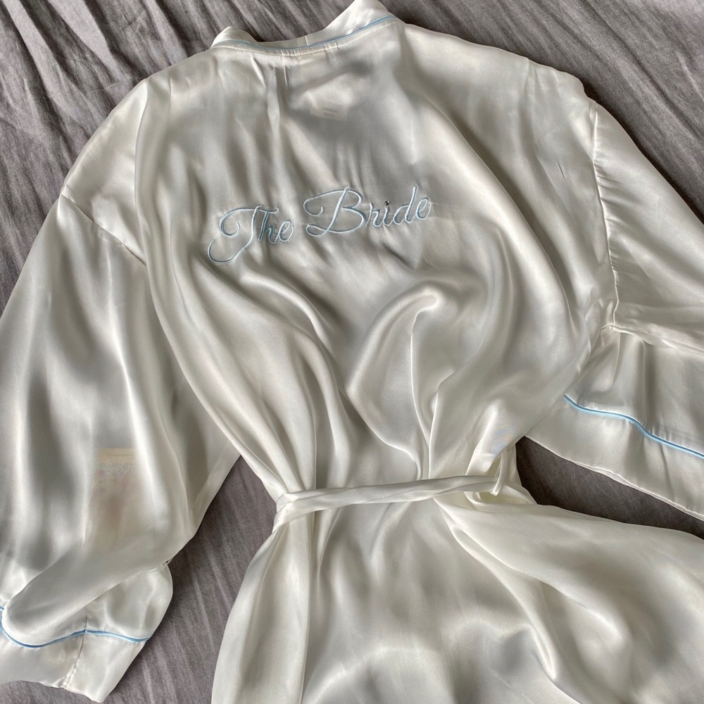 NWT White Bridal Robe w/ Blue Details